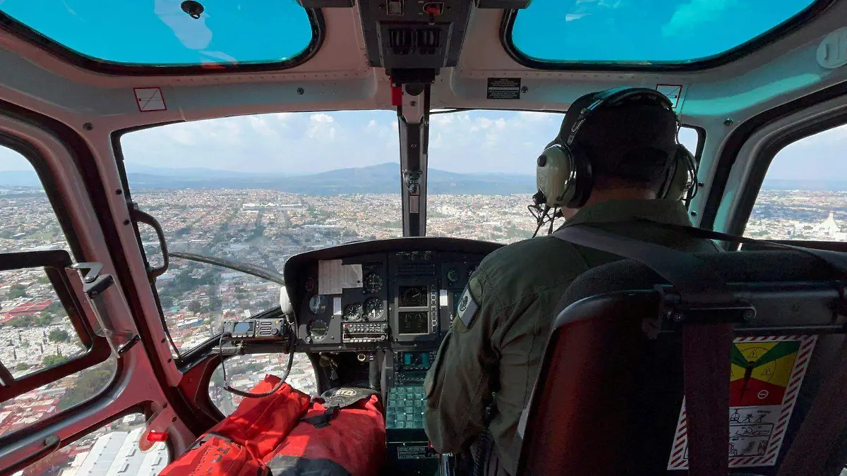 Rescate de un hombre en barranca de Tonalá